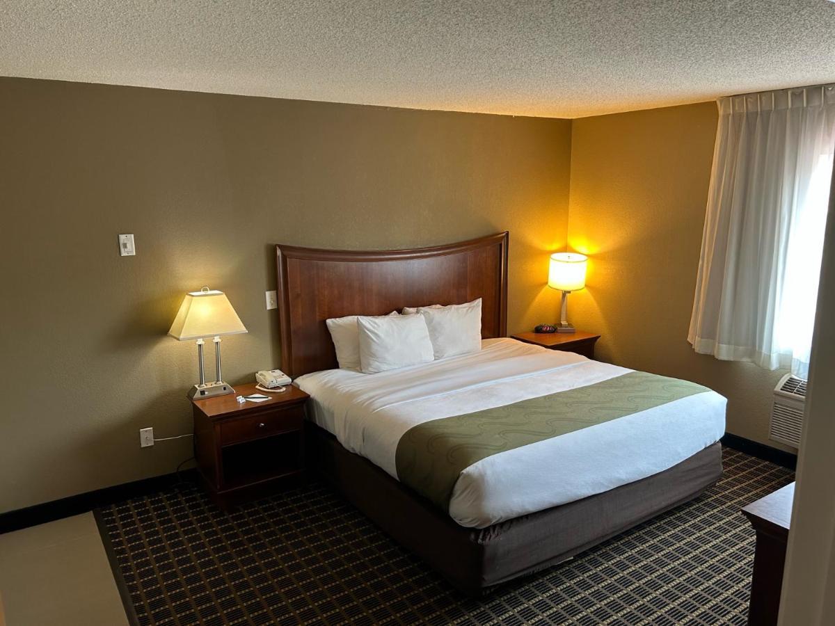 Quality Inn & Suites Bradford Exterior photo