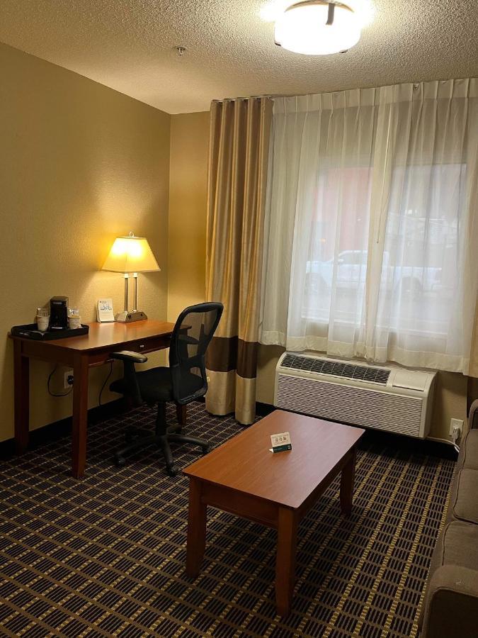 Quality Inn & Suites Bradford Exterior photo