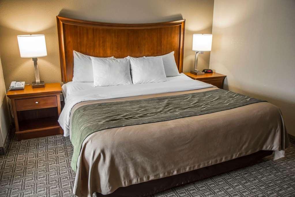 Quality Inn & Suites Bradford Room photo