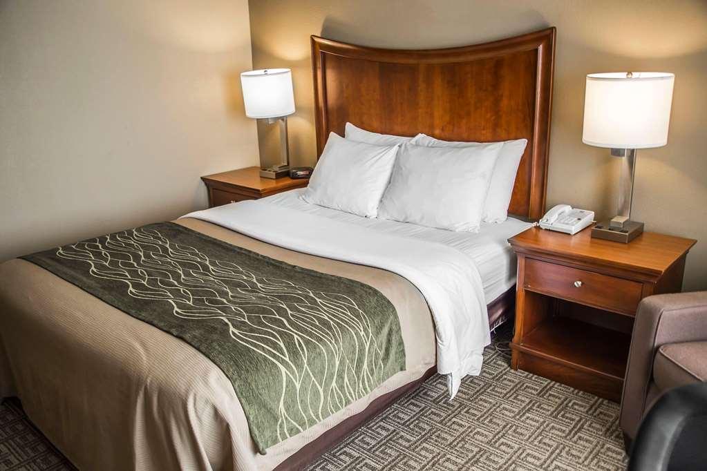 Quality Inn & Suites Bradford Room photo