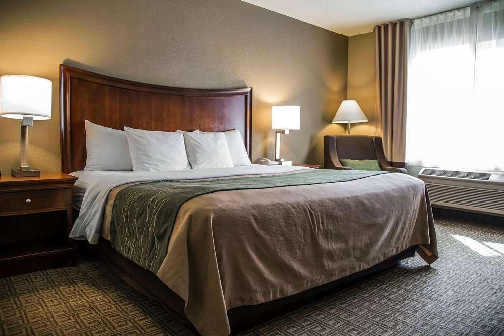 Quality Inn & Suites Bradford Room photo