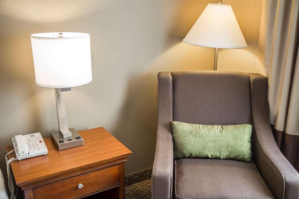 Quality Inn & Suites Bradford Room photo