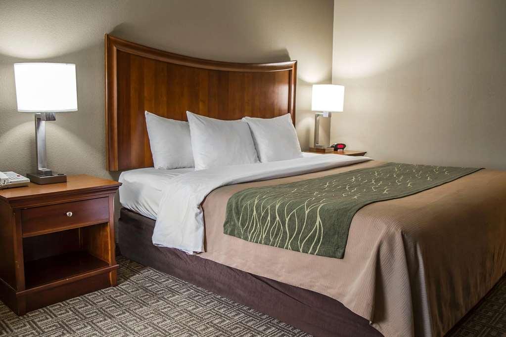 Quality Inn & Suites Bradford Room photo