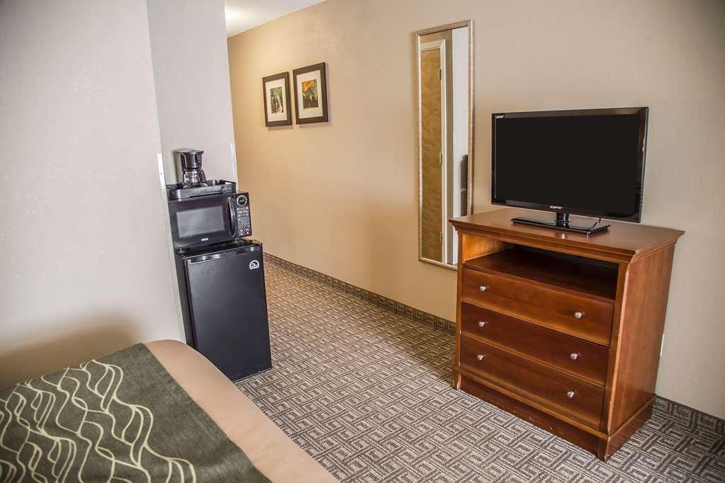 Quality Inn & Suites Bradford Room photo